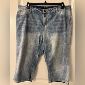 #x144 - Ashley Stewart Fade Light Blue Wash Denim Jean Capris